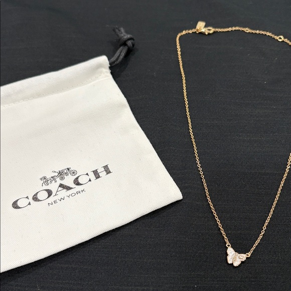 COACH
Signature Butterfly Short Pendant Necklace - Picture 9 of 15